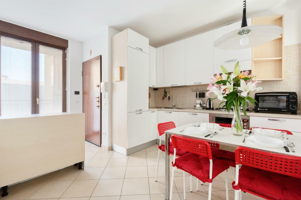 Corsica Huge Terrace Flats Apartment Milan Bagian luar foto